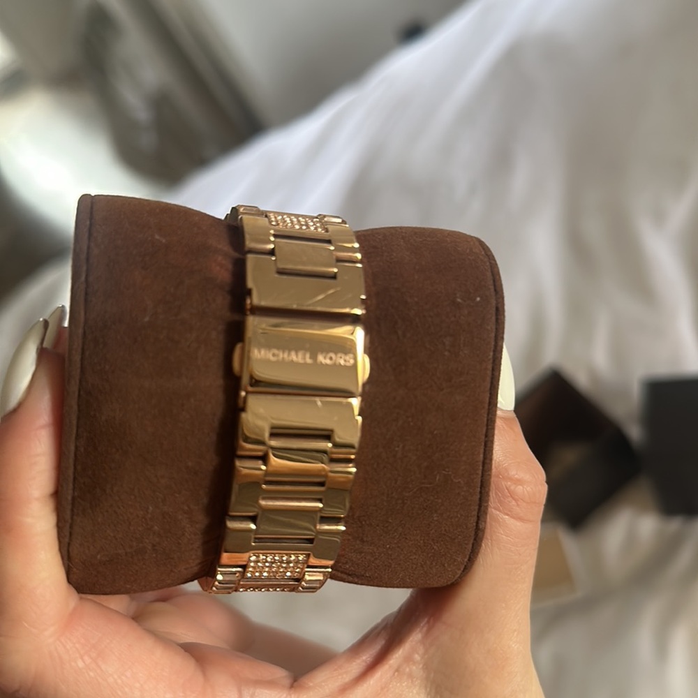 MK Camille Glitz Rose gold pavé crystal round watch - Picture 7 of 8